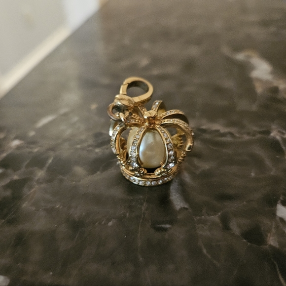 Brand new juicy couture Gold Crown Pearl Charm - Picture 5 of 9